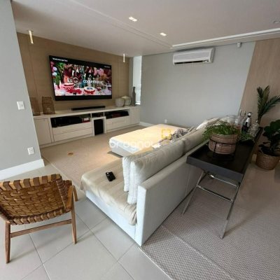 Casa com 560m², 5 quartos (sendo 5 suítes), 8 garagens, no bairro Cachoeira do Bom Jesus em Florianópolis