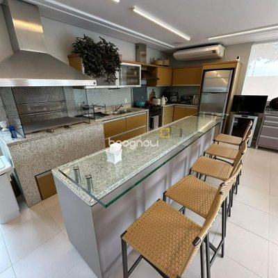 Casa com 560m², 5 quartos (sendo 5 suítes), 8 garagens, no bairro Cachoeira do Bom Jesus em Florianópolis