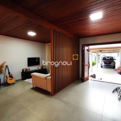 Casa com 165m², 3 quartos, 2 garagens, no bairro Jardim Eldorado em Palhoça