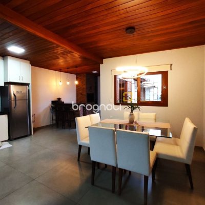 Casa com 165m², 3 quartos, 2 garagens, no bairro Jardim Eldorado em Palhoça
