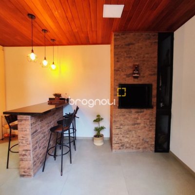 Casa com 165m², 3 quartos, 2 garagens, no bairro Jardim Eldorado em Palhoça