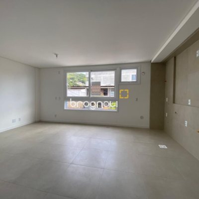 Apartamento com 52m², 1 quarto (sendo 1 suíte), 1 garagem, no bairro Centro em Florianópolis