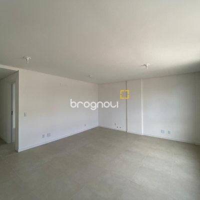 Apartamento com 52m², 1 quarto (sendo 1 suíte), 1 garagem, no bairro Centro em Florianópolis