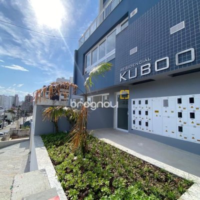 Apartamento com 52m², 1 quarto (sendo 1 suíte), 1 garagem, no bairro Centro em Florianópolis
