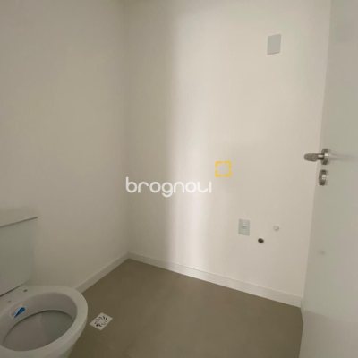 Apartamento com 52m², 1 quarto (sendo 1 suíte), 1 garagem, no bairro Centro em Florianópolis