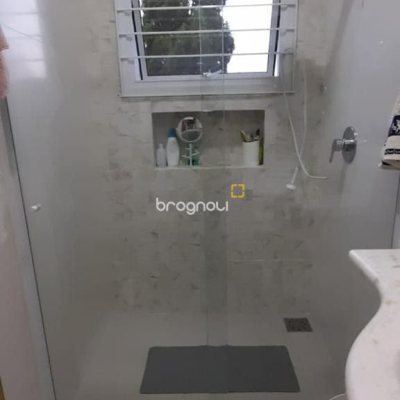 Casa com 190m², 2 quartos (sendo 2 suítes), 2 garagens, no bairro Ponta das Canas em Florianópolis