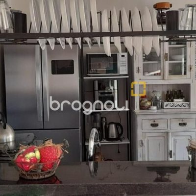 Casa com 190m², 2 quartos (sendo 2 suítes), 2 garagens, no bairro Ponta das Canas em Florianópolis