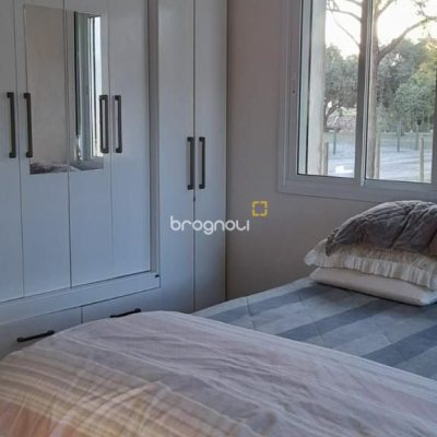 Casa com 190m², 2 quartos (sendo 2 suítes), 2 garagens, no bairro Ponta das Canas em Florianópolis