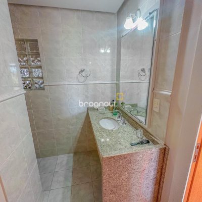 Cobertura com 350m², 8 quartos (sendo 4 suítes), 2 garagens, no bairro Ingleses em Florianópolis