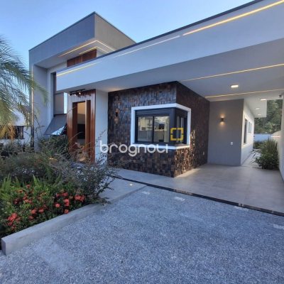 Casa com 112m², 3 quartos (sendo 1 suíte), 2 garagens, no bairro Potecas em São José