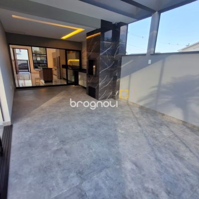 Casa com 112m², 3 quartos (sendo 1 suíte), 2 garagens, no bairro Potecas em São José