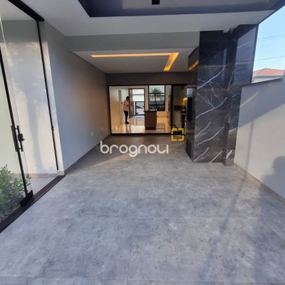 Casa com 112m², 3 quartos (sendo 1 suíte), 2 garagens, no bairro Potecas em São José