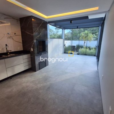 Casa com 112m², 3 quartos (sendo 1 suíte), 2 garagens, no bairro Potecas em São José