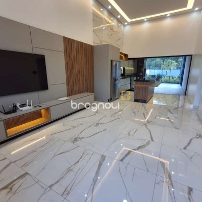 Casa com 112m², 3 quartos (sendo 1 suíte), 2 garagens, no bairro Potecas em São José