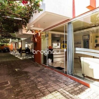 Pousada / Hotel com 1084m², 21 quartos (sendo 21 suítes), 18 garagens, no bairro Canasvieiras em Florianópolis