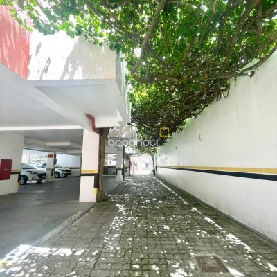 Pousada / Hotel com 1084m², 21 quartos (sendo 21 suítes), 18 garagens, no bairro Canasvieiras em Florianópolis