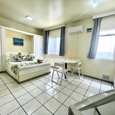 Pousada / Hotel com 1084m², 21 quartos (sendo 21 suítes), 18 garagens, no bairro Canasvieiras em Florianópolis