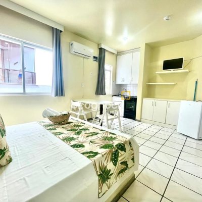 Pousada / Hotel com 1084m², 21 quartos (sendo 21 suítes), 18 garagens, no bairro Canasvieiras em Florianópolis