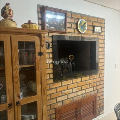 Apartamento com 490m², 6 quartos (sendo 1 suíte), 4 garagens, no bairro Campeche em Florianópolis