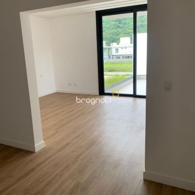 Casa com 311m², no bairro Rio Tavares em Florianópolis