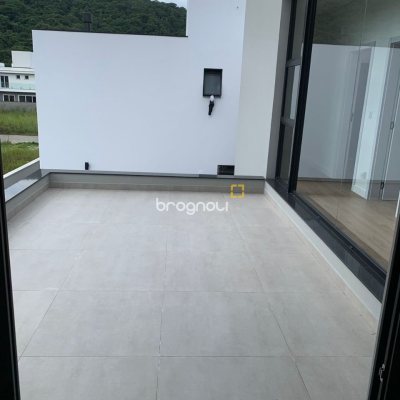 Casa com 311m², no bairro Rio Tavares em Florianópolis