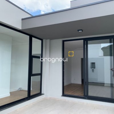 Casa com 311m², no bairro Rio Tavares em Florianópolis