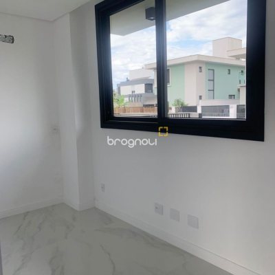 Casa com 311m², no bairro Rio Tavares em Florianópolis
