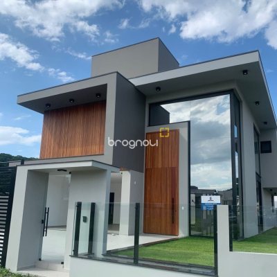 Casa com 311m², no bairro Rio Tavares em Florianópolis