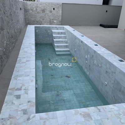 Casa com 311m², no bairro Rio Tavares em Florianópolis