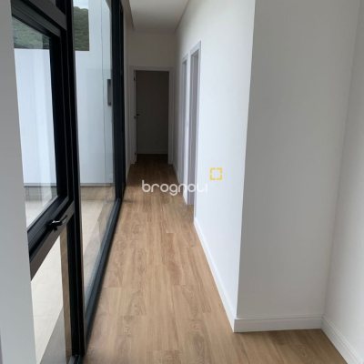 Casa com 311m², no bairro Rio Tavares em Florianópolis