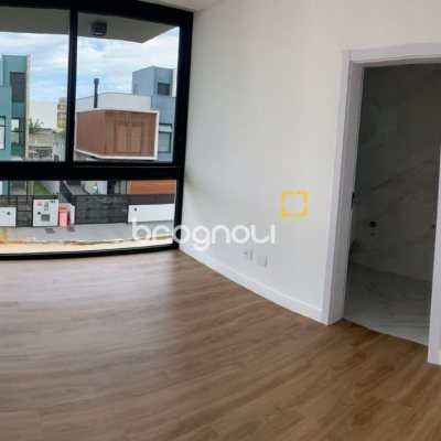 Casa com 311m², no bairro Rio Tavares em Florianópolis