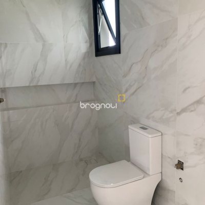 Casa com 311m², no bairro Rio Tavares em Florianópolis