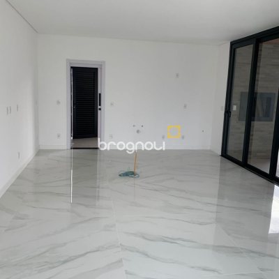 Casa com 311m², no bairro Rio Tavares em Florianópolis