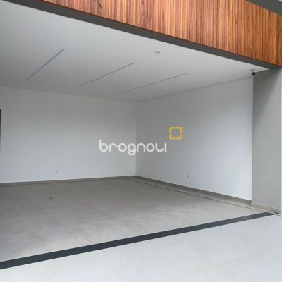 Casa com 311m², no bairro Rio Tavares em Florianópolis