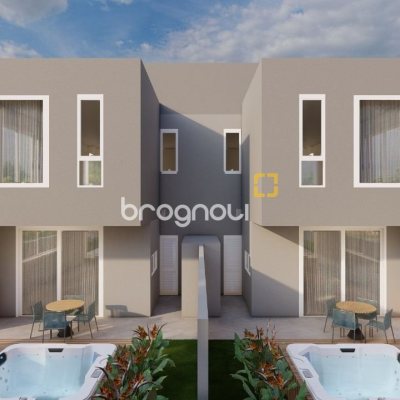 Casa com 169m², 3 quartos (sendo 3 suítes), 2 garagens, no bairro Rio Tavares em Florianópolis