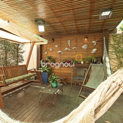 Casa com 271m², 3 quartos (sendo 3 suítes), 2 garagens, no bairro Ingleses em Florianópolis