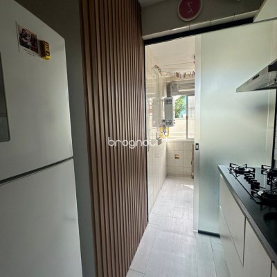 Apartamento com 91m², 3 quartos (sendo 1 suíte), 1 garagem, no bairro Coqueiros em Florianópolis