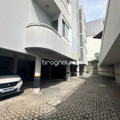 Apartamento com 91m², 3 quartos (sendo 1 suíte), 1 garagem, no bairro Coqueiros em Florianópolis