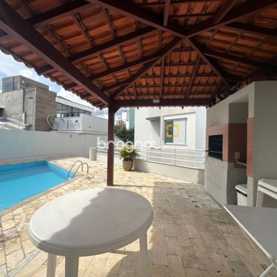Apartamento com 91m², 3 quartos (sendo 1 suíte), 1 garagem, no bairro Coqueiros em Florianópolis