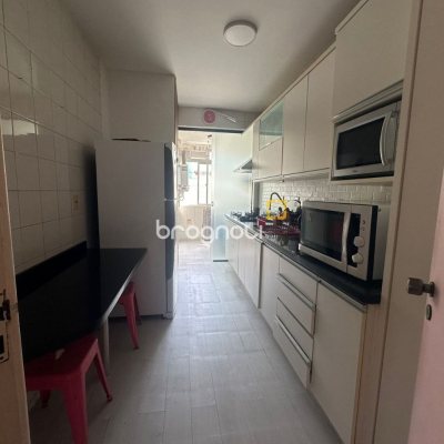 Apartamento com 91m², 3 quartos (sendo 1 suíte), 1 garagem, no bairro Coqueiros em Florianópolis