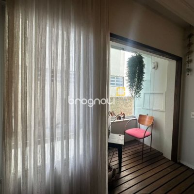Apartamento com 91m², 3 quartos (sendo 1 suíte), 1 garagem, no bairro Coqueiros em Florianópolis