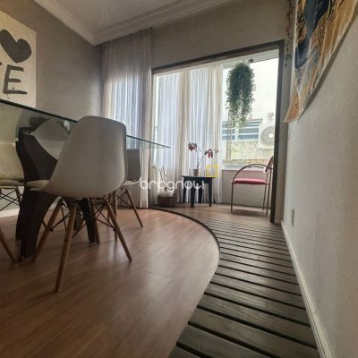Apartamento com 91m², 3 quartos (sendo 1 suíte), 1 garagem, no bairro Coqueiros em Florianópolis