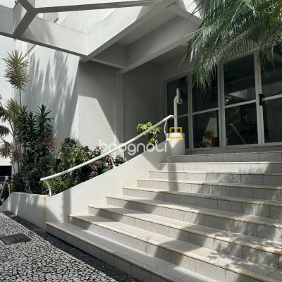 Apartamento com 91m², 3 quartos (sendo 1 suíte), 1 garagem, no bairro Coqueiros em Florianópolis
