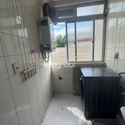 Apartamento com 91m², 3 quartos (sendo 1 suíte), 1 garagem, no bairro Coqueiros em Florianópolis