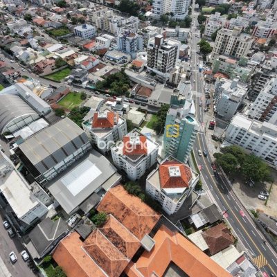 Apartamento com 91m², 3 quartos (sendo 1 suíte), 1 garagem, no bairro Coqueiros em Florianópolis