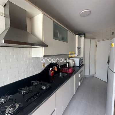 Apartamento com 91m², 3 quartos (sendo 1 suíte), 1 garagem, no bairro Coqueiros em Florianópolis