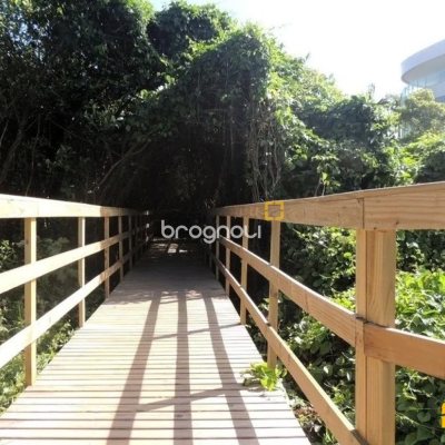 Apartamento com 87m², 2 quartos (sendo 1 suíte), 2 garagens, no bairro Campeche em Florianópolis