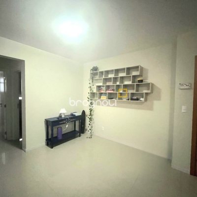 Apartamento com 87m², 2 quartos (sendo 1 suíte), 2 garagens, no bairro Campeche em Florianópolis