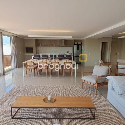 Cobertura com 316m², 4 quartos (sendo 4 suítes), 3 garagens, no bairro Cachoeira do Bom Jesus em Florianópolis