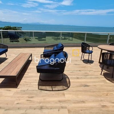 Cobertura com 316m², 4 quartos (sendo 4 suítes), 3 garagens, no bairro Cachoeira do Bom Jesus em Florianópolis
